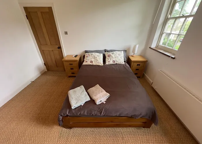 Colindale Lush Stay 30 Mins Central London