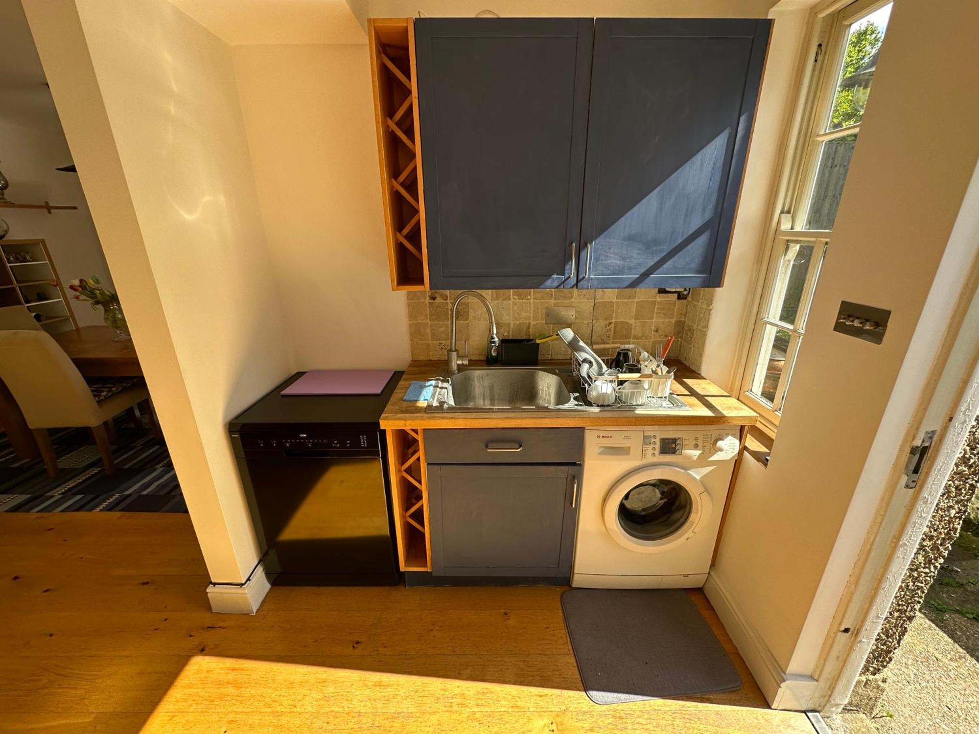 Colindale Lush 30 Mins London